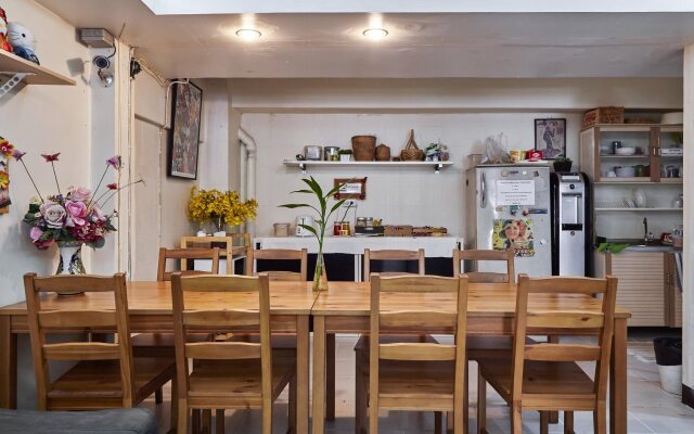 Asoke Montri Hostel