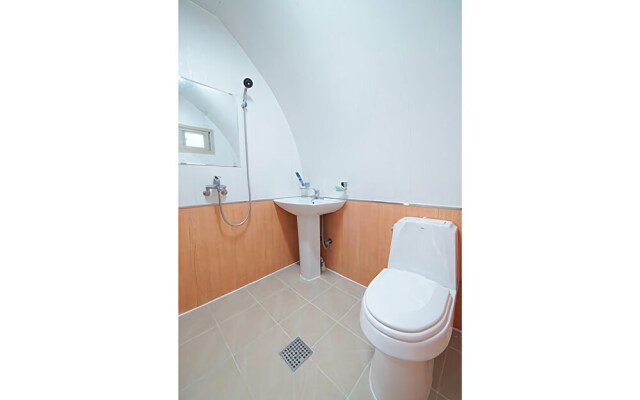 Yeosu Tirol Pension