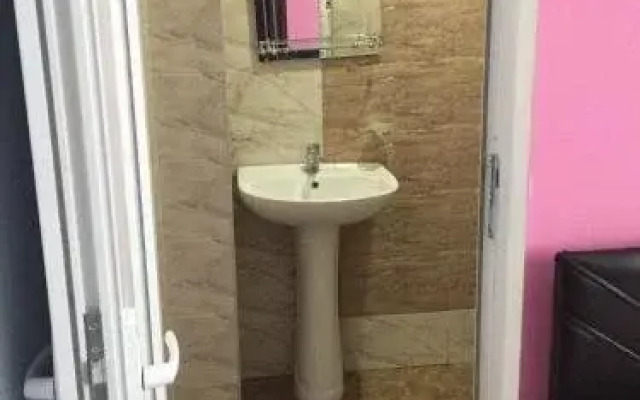 Semeinyi Otel V Kobuleti