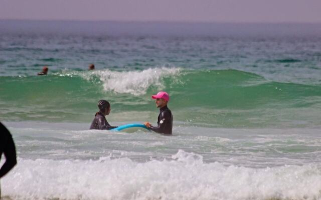 Auberge sunrise surf camp