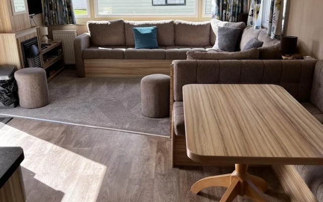 pet Free 2 Bedroom Caravan With Decking at Heacham
