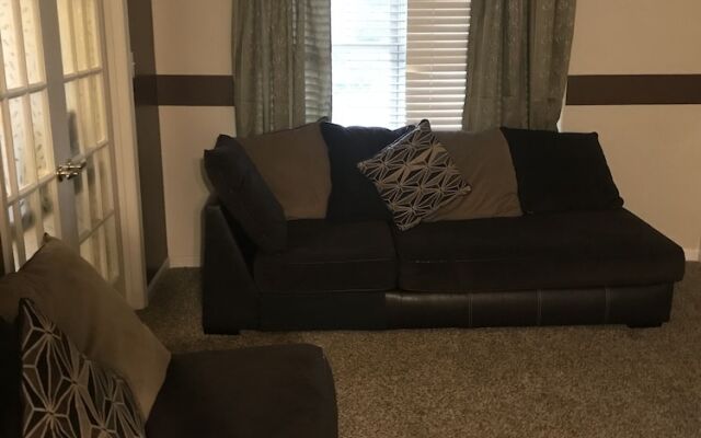 Annapolis home with many amenities