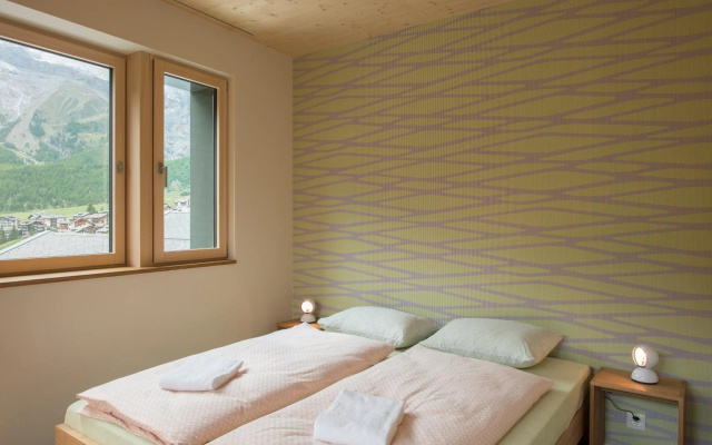 wellnessHostel4000 – Guest Rooms – Saas-Fee