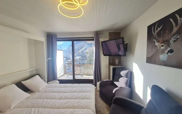 Central Apartment With Balcony