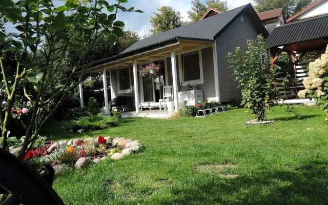House by the Lake in Wiselka