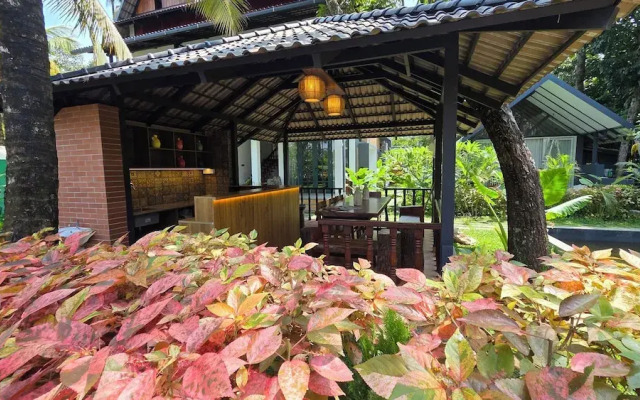 Mango Lantern Villa By Mirth Kollam