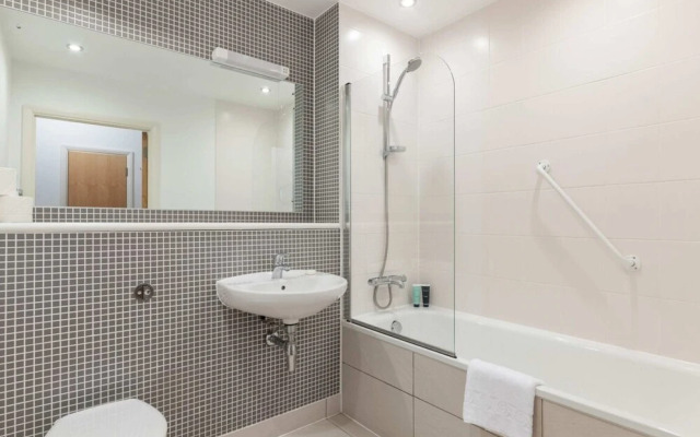 Beautiful 1 Bedroom Apartment in Shepherd's Bush