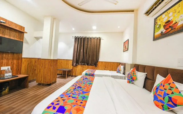 Fabhotel Shri Sai Dx