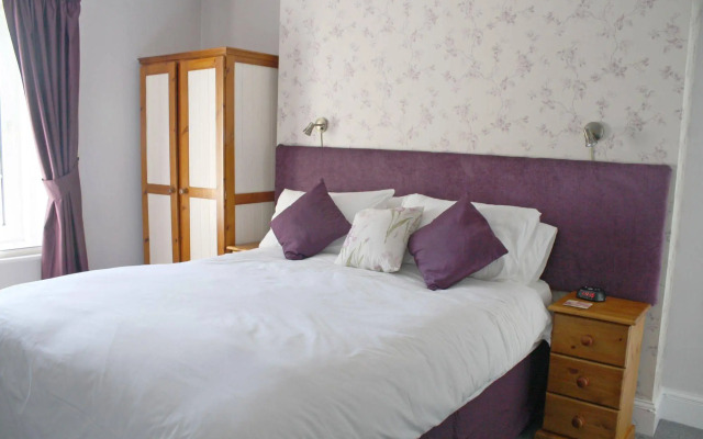 Edale House