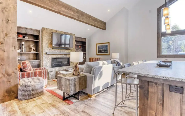 Snow Creek 1541 - Ski-in/ski-out + Pool & Hot Tub