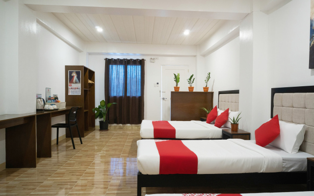 OYO 150 Davao Airport View Hotel Vaccinated Staff