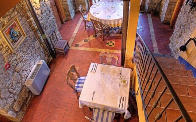Bodegas de Arnés - Adults Only