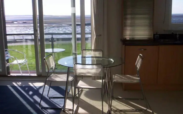 Millennium Quay Apartment