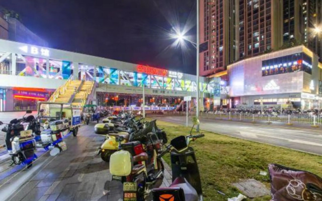 Wei'erdun Hotel (Shenzhen Bao'an Lingzhi Metro Station)