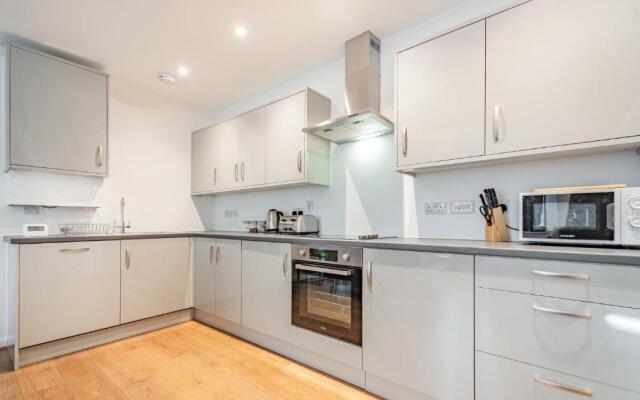 Glanville Road, Apartments