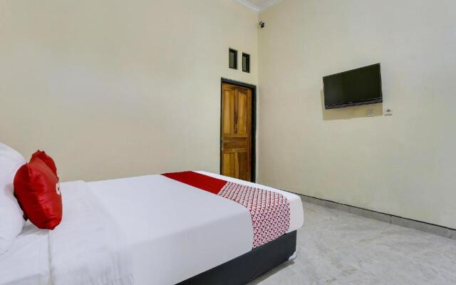 SPOT ON 90882 Sari Homestay Near Garuda Wisnu Kencana