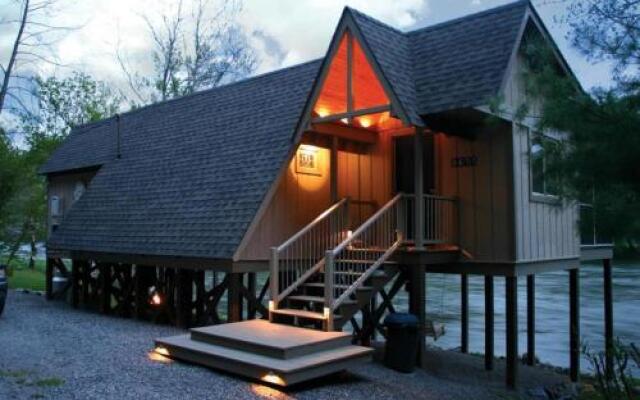 Blue Moon 1 Br Cabin