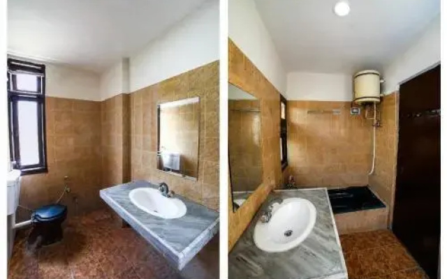 OYO 15512 Hotel Shivalaya