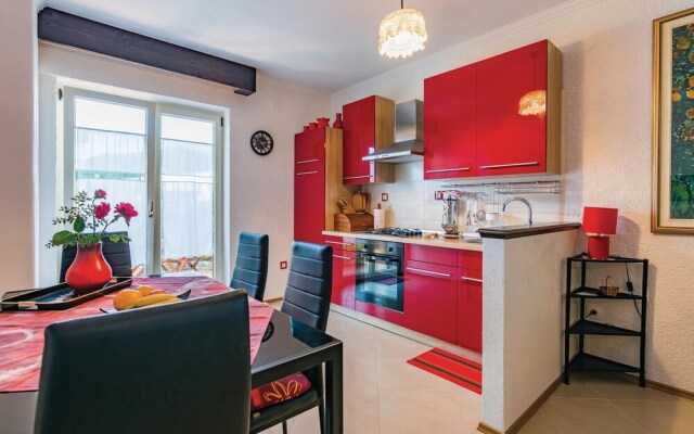 Beautiful Home in Novigrad With Wifi and 2 Bedrooms