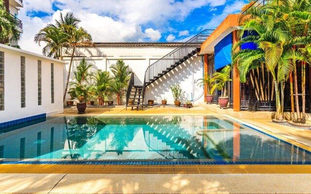 Jungceylon Villa in Patong by Lofty