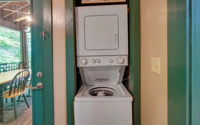 Gatlinburg Cabin Rental: 3 Mi to Downtown