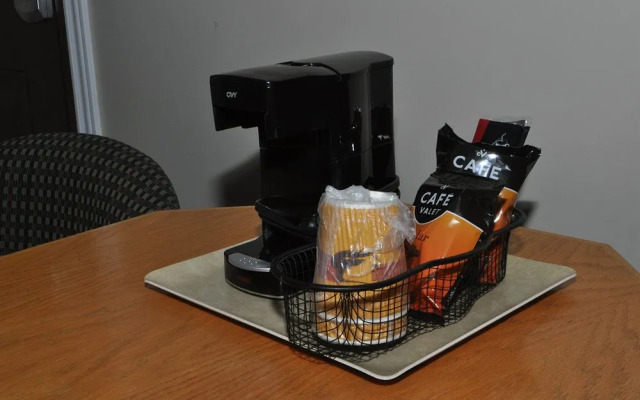 Colonial House Motor Inn