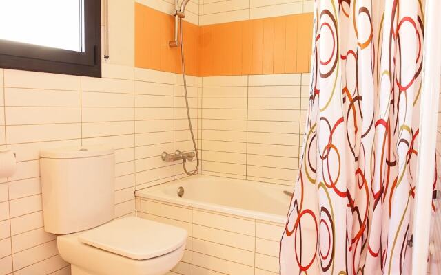 Scenic Villa in Palau Saverdera With Private Swimming Pool