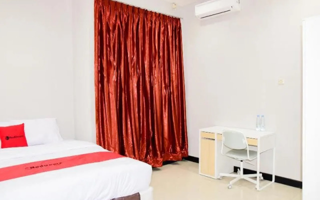 RedDoorz Plus Near Mall Kelapa Gading