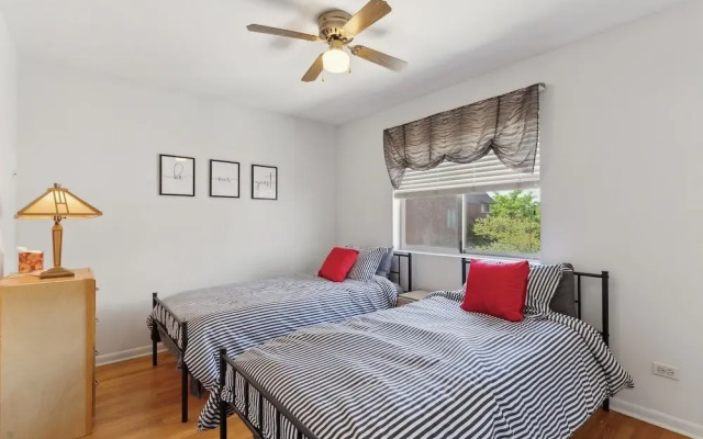 Family-Friendly South Loop Escape by RedAwning