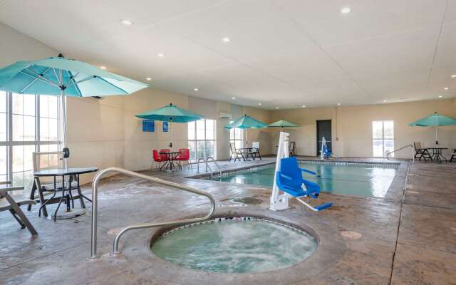 Comfort Suites University