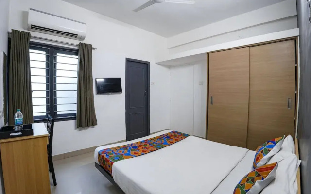 Oyo 24052 Flagship Covelong Residency