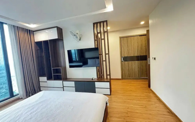 Luxury Apartment in Vinhomes Metropolis