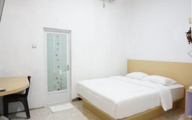 OYO 90221 Makarim Guest House Syariah