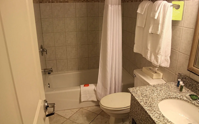 Radisson Suite Hotel Oceanfront