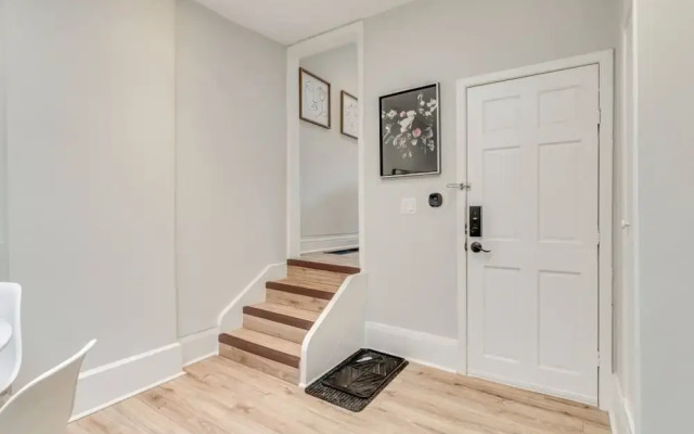 Casa Queen-Unique 2BR Suite- Leslieville