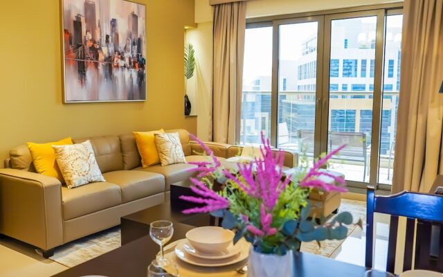 SuperHost - Lovely Condo With Balcony In the Heart of Downtown