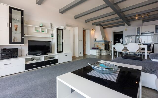 Apartment Schildy