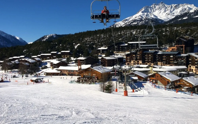 Spacious and Functional Chalet Located Close to the ski Lifts