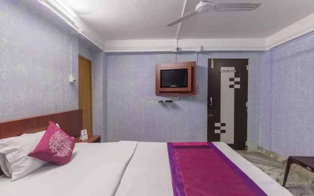 Om Regency By OYO Rooms