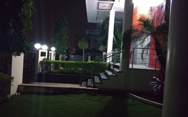 JK Rooms 122 Shaheen Lodging & Boarding