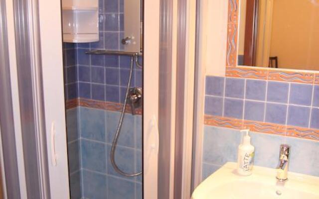 La Finestra Sotto La Rocca