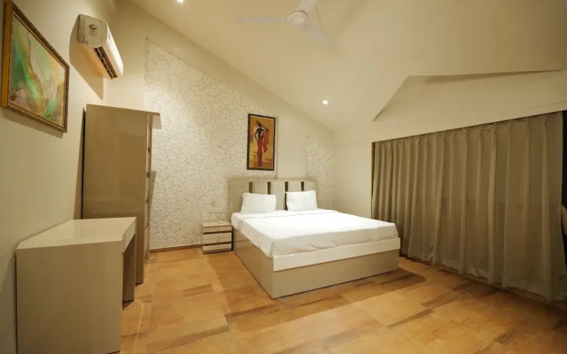 Warm Wood Villa By 97RoyalVista