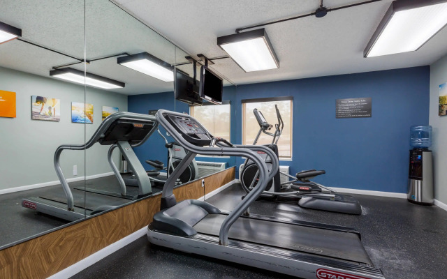 Comfort Inn & Suites Alexandria West