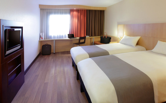 ibis Budapest Heroes Square