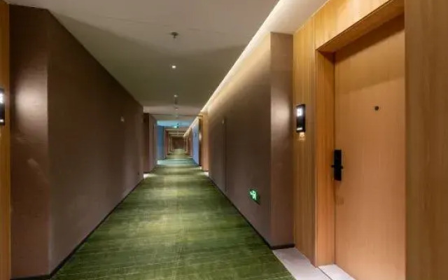 Qiuguo Hotel (Zibo Wanda Plaza Qishenghu Park Branch)