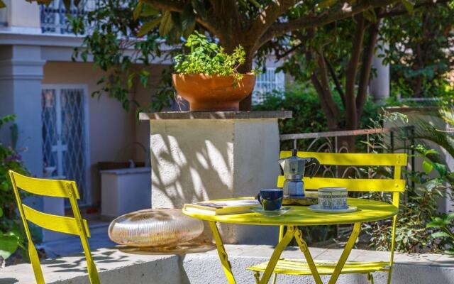 Quite Shelter in Naples