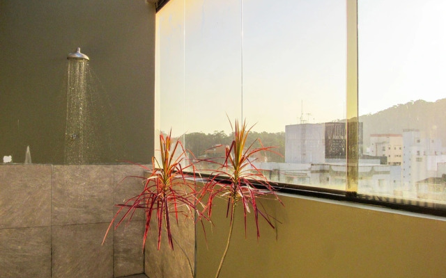 Timo Apto a 200m - Praia das Pitangueiras Guaruj