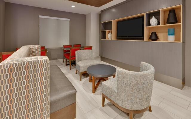 Holiday Inn Express Hotel & Suites Dallas - Duncanville by IHG