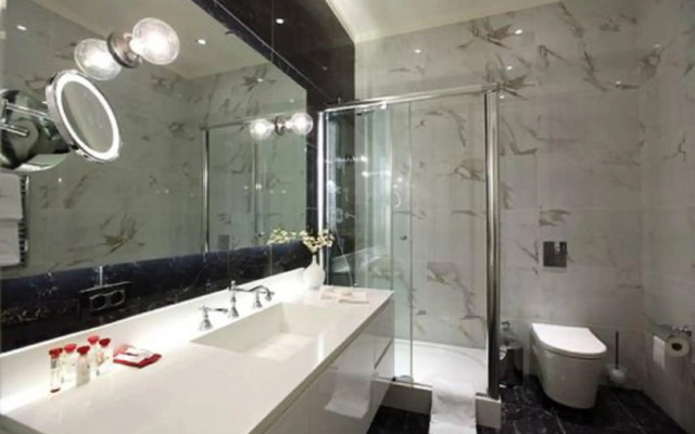 Pera Residence