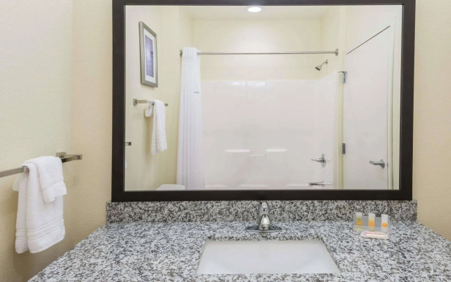 Days Inn by Wyndham Cadiz